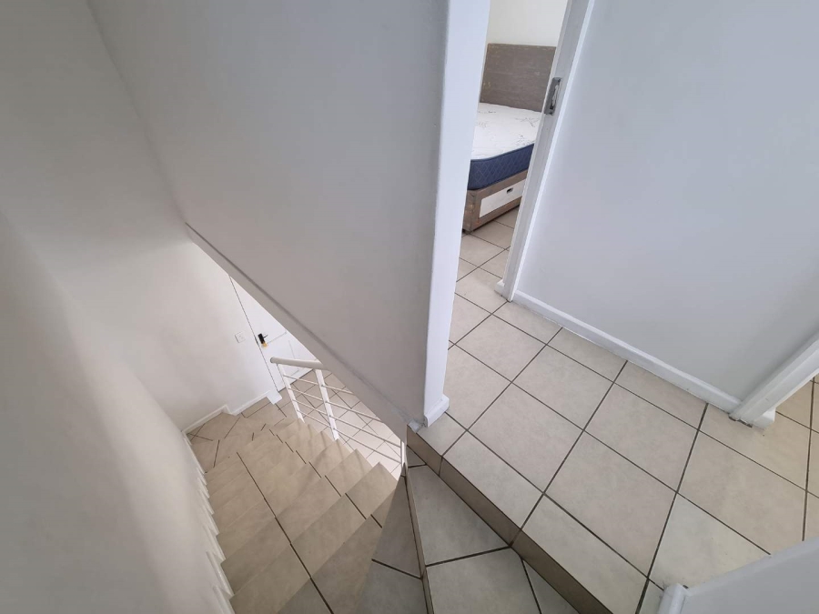 To Let 2 Bedroom Property for Rent in Maitland Western Cape
